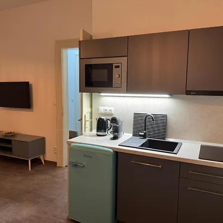 Pearl Bee Deluxe Suites Pilsen Exterior photo