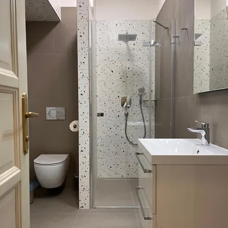 Pearl Bee Deluxe Suites Pilsen Exterior photo