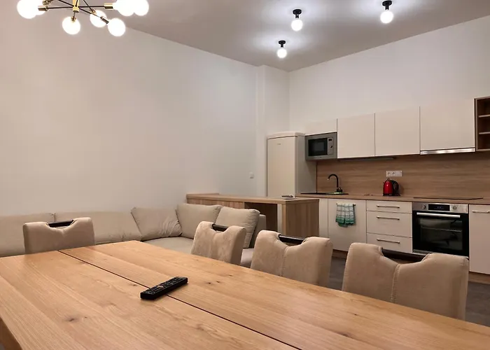 Pearl Bee Deluxe Suites